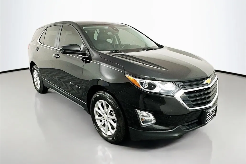 2021 Chevrolet Equinox LT photo 1