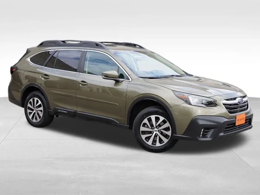 2022 Subaru Outback Premium photo 1