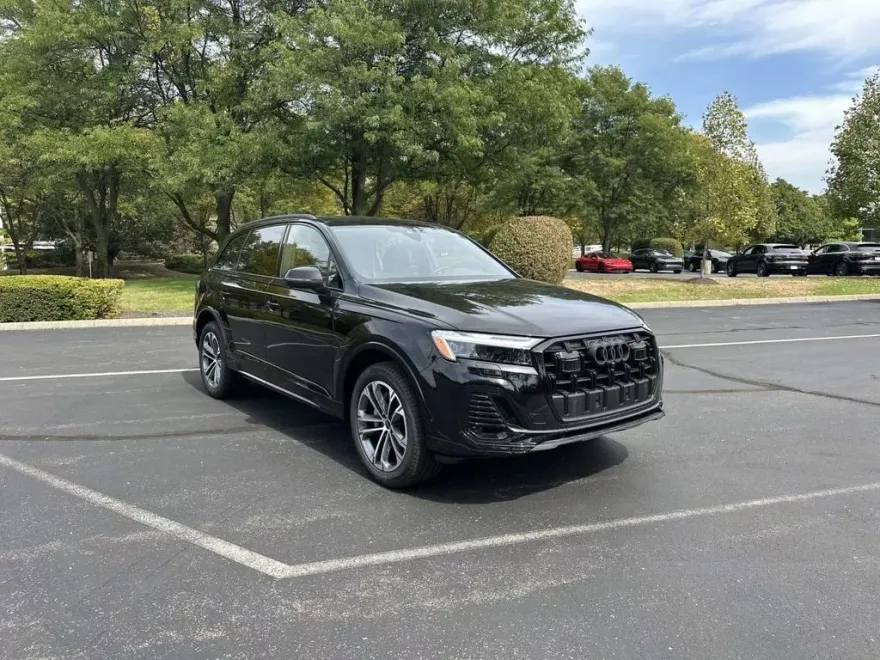 2025 Audi Q7 45 Premium photo 1