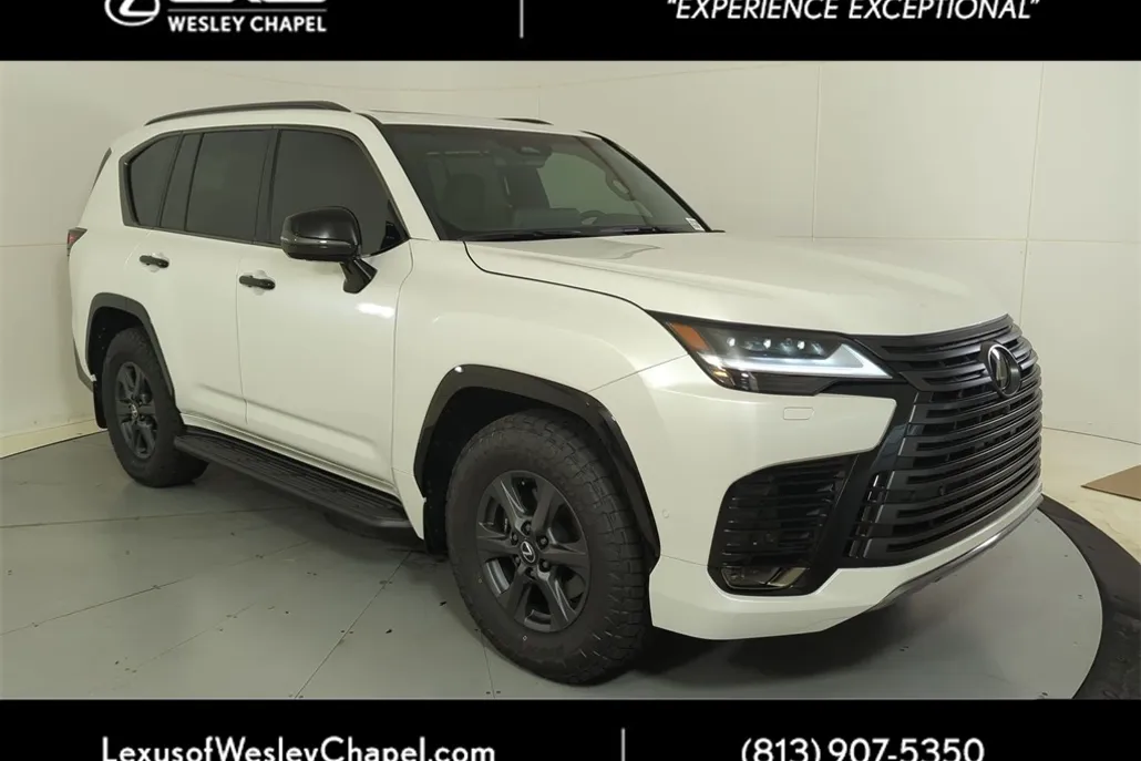 2025 Lexus LX photo 1