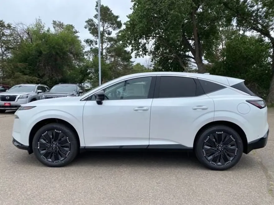 2025 Nissan Murano Platinum photo 1