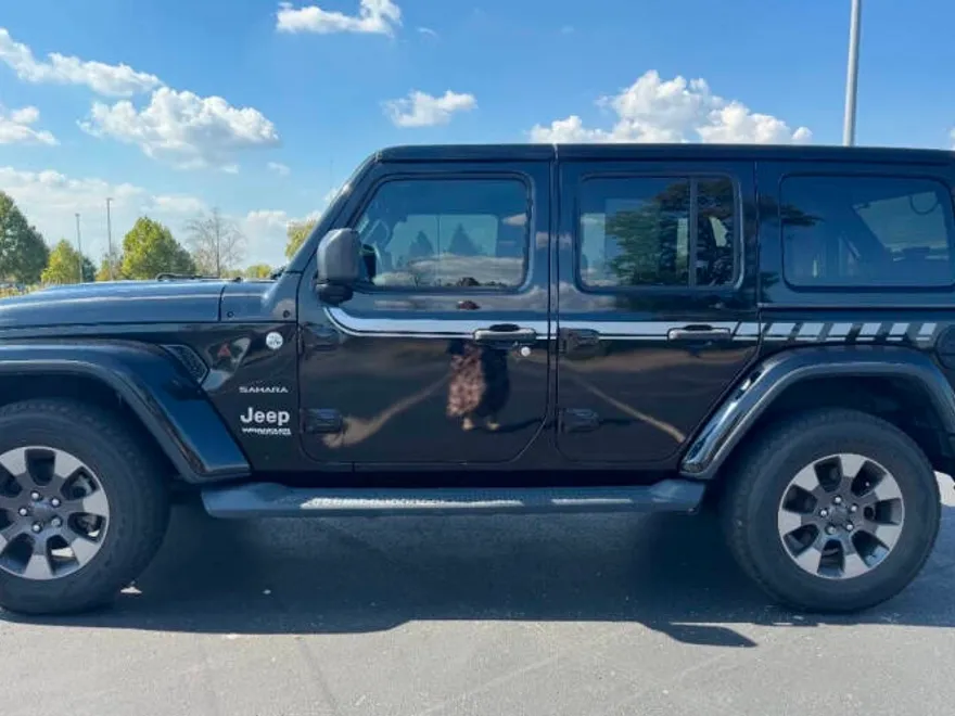2018 Jeep Wrangler Unlimited Sahara photo 1