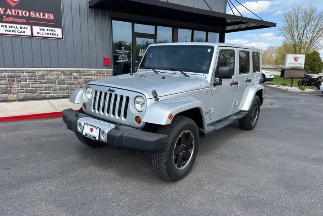 2012 Jeep Wrangler Unlimited Sahara photo 1