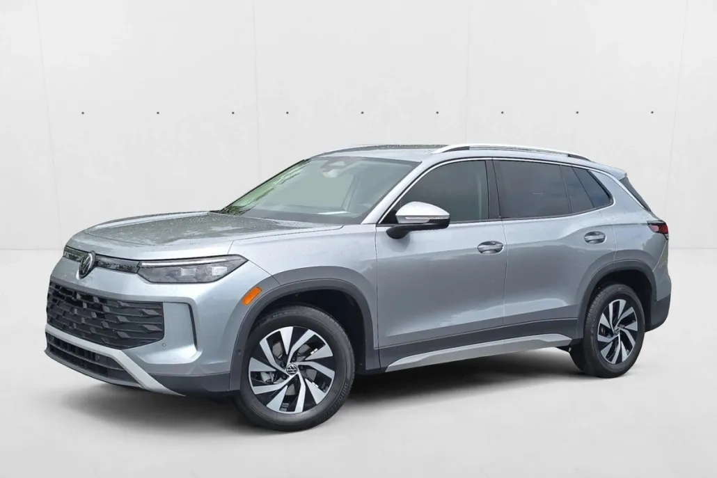 2025 Volkswagen Tiguan S photo 1