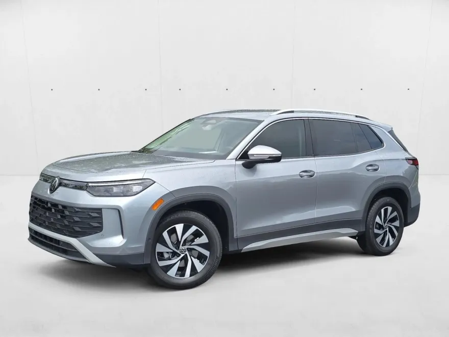 2025 Volkswagen Tiguan S photo 1
