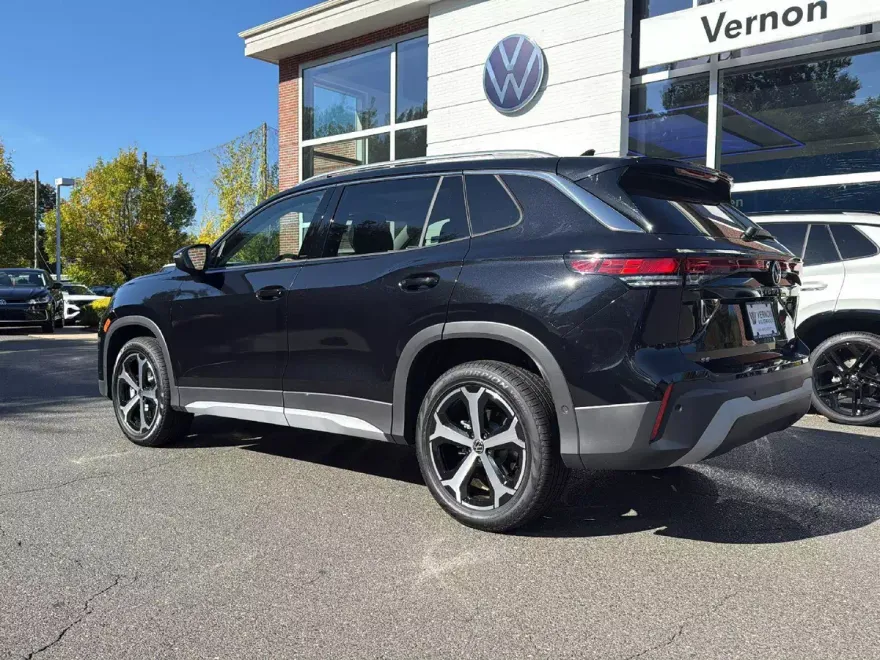 2025 Volkswagen Tiguan SE photo 1