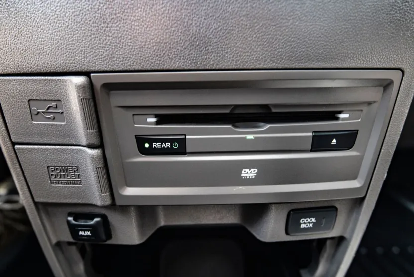 2016 Honda Odyssey Touring photo 1