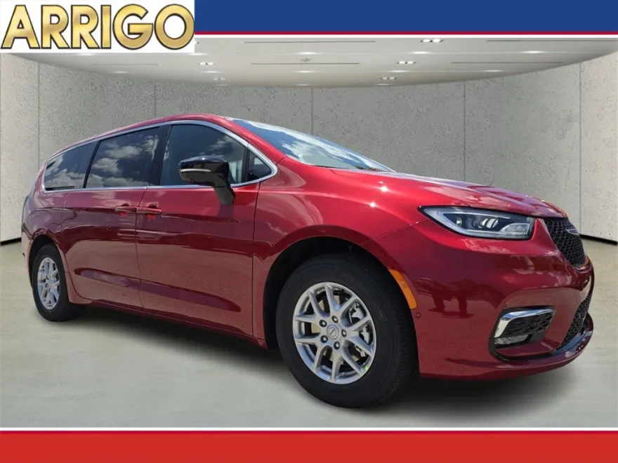 2025 Chrysler Pacifica photo 1