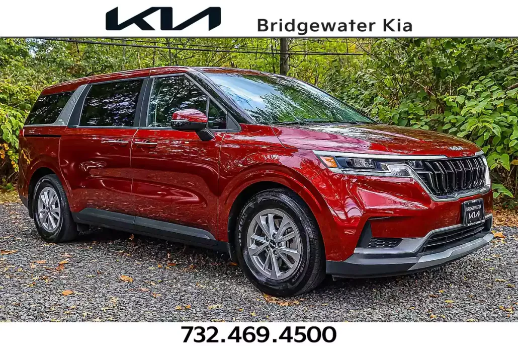 2023 Kia Carnival LX photo 1