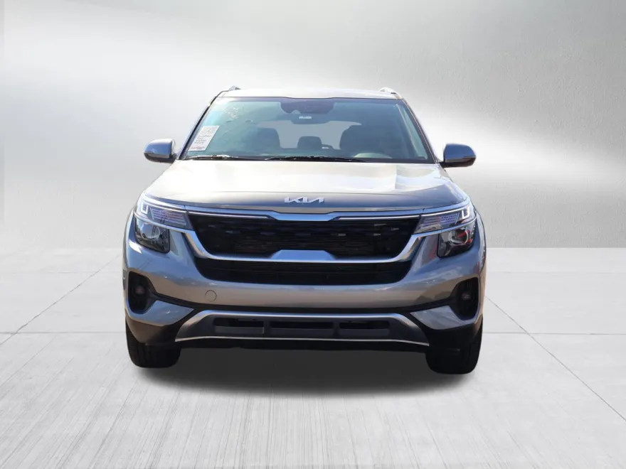 2023 Kia Seltos S photo 1