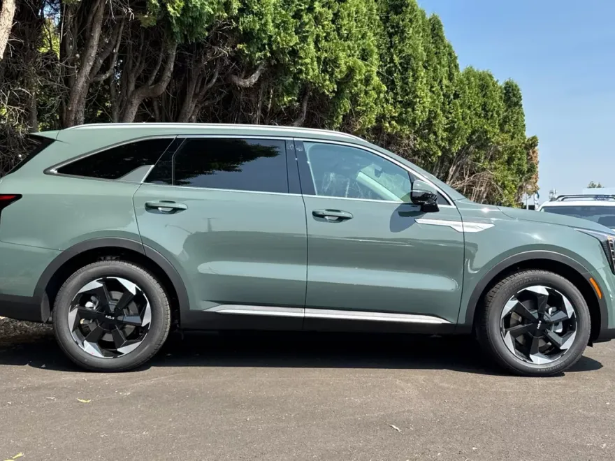 2025 Kia Sorento Hybrid EX photo 1