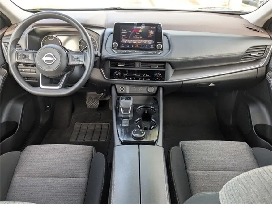 2023 Nissan Rogue SV photo 1