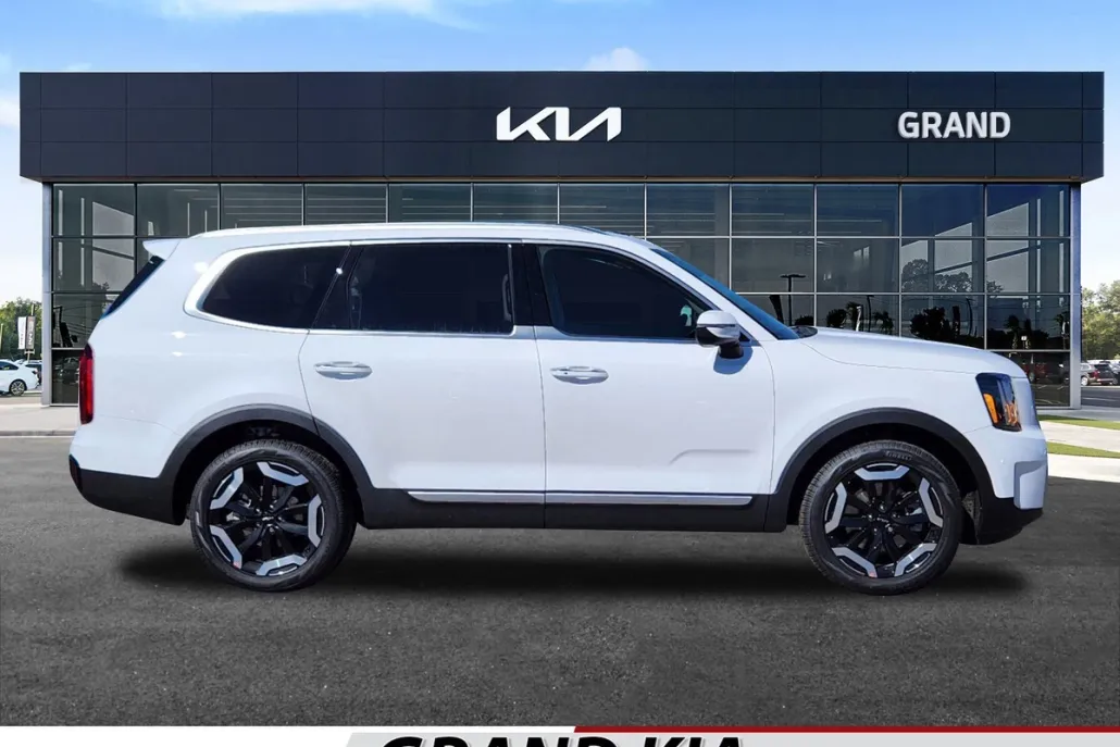 2025 Kia Telluride S photo 1