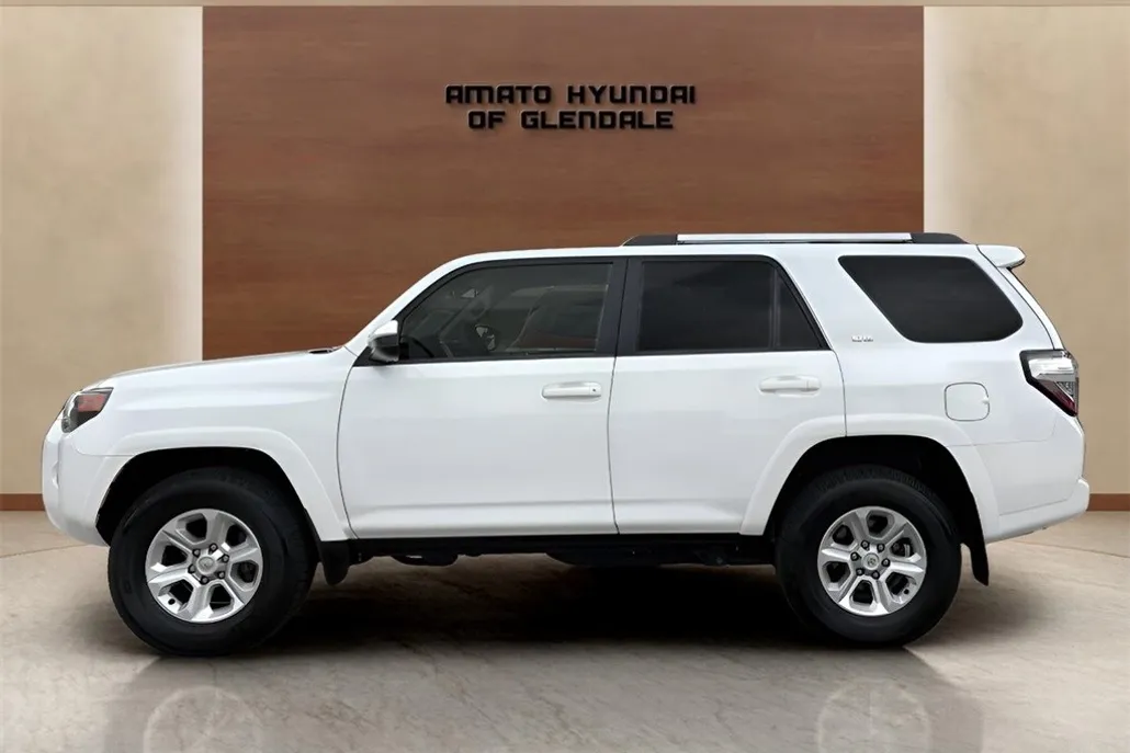 2024 Toyota 4Runner SR5 photo 1