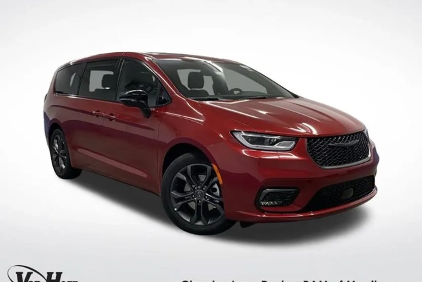 2026 Chrysler Pacifica photo 1