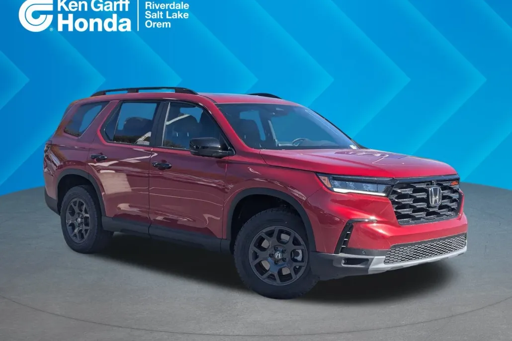2025 Honda Pilot TrailSport photo 1