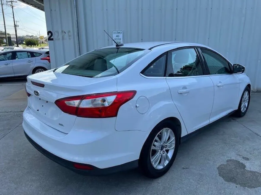 2012 Ford Focus SEL photo 1