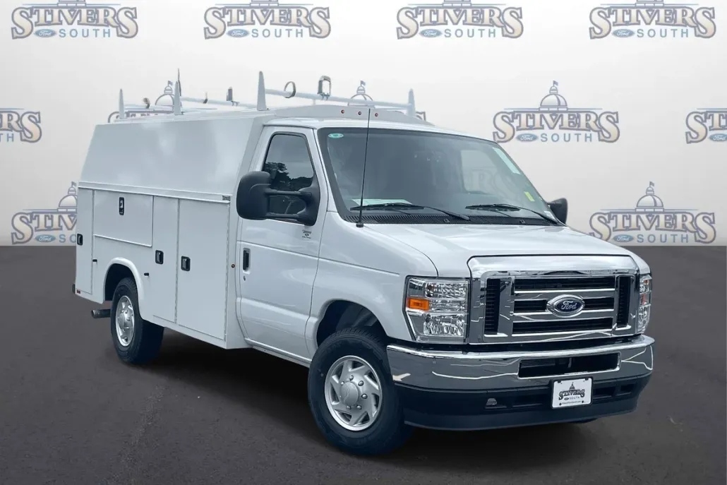 2025 Ford E-350 Base photo 1