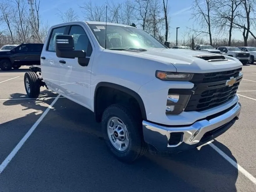 2024 Chevrolet Silverado 2500HD photo 1