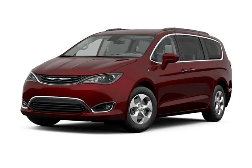 2017 Chrysler Pacifica Hybrid photo 1