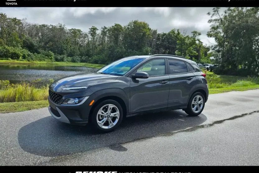 2023 Hyundai Kona SEL photo 1