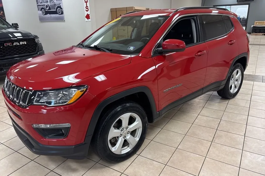 2019 Jeep Compass Latitude photo 1