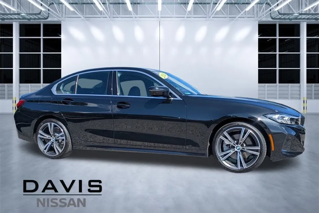 2024 Bmw 330i photo 1