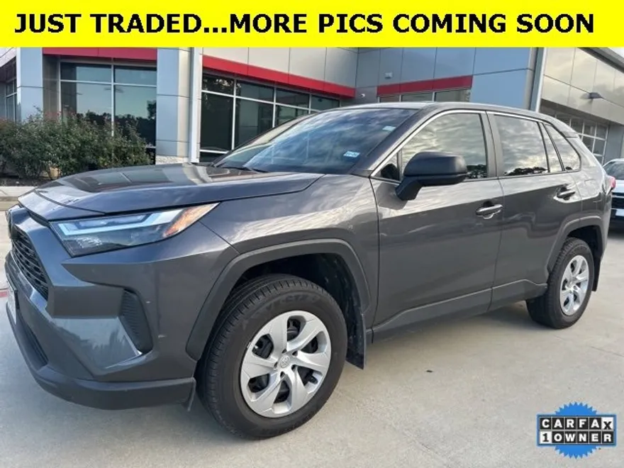 2024 Toyota RAV4 LE photo 1