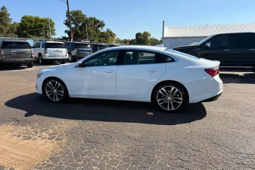 2023 Chevrolet Malibu 1LT photo 1