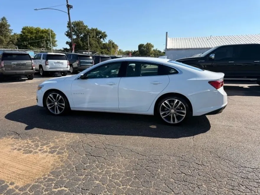 2023 Chevrolet Malibu 1LT photo 1