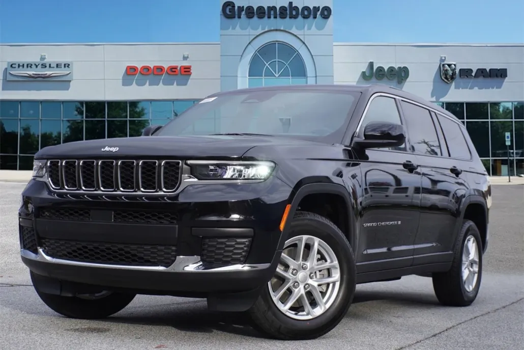 2025 Jeep Grand Cherokee Laredo photo 1