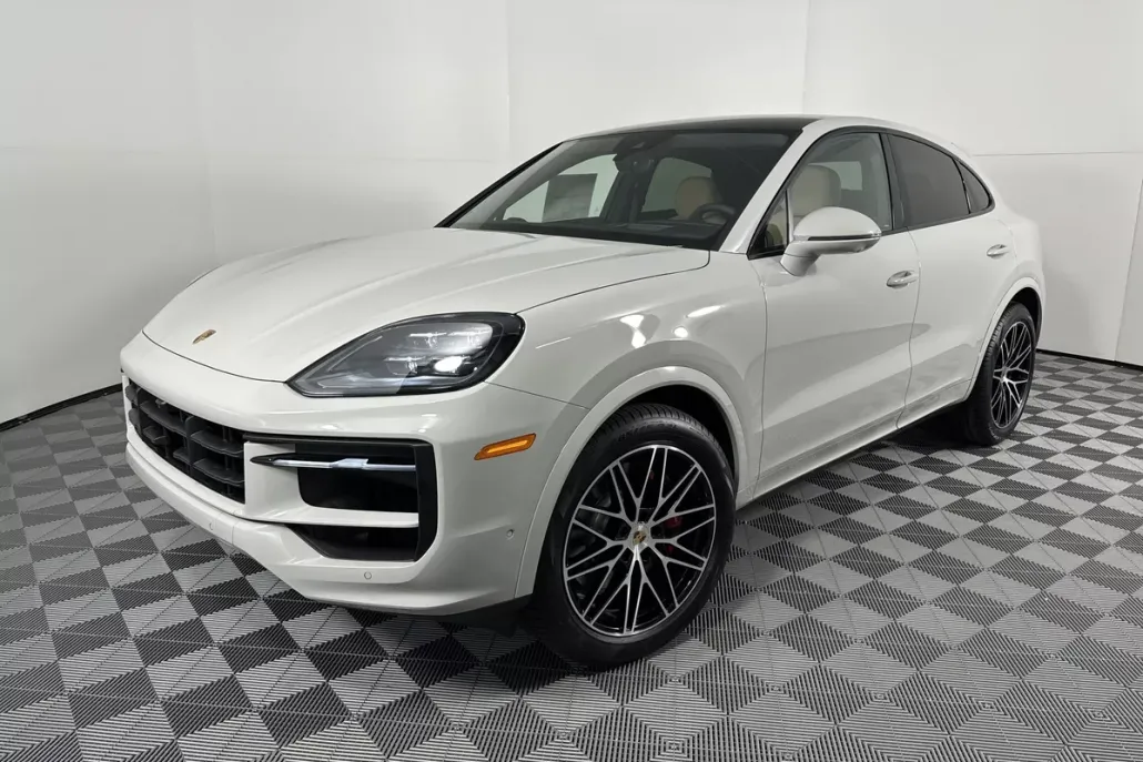 2025 Porsche Cayenne Coupe S photo 1