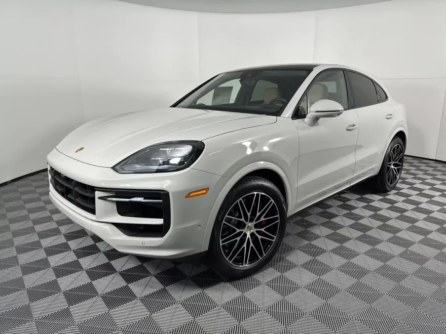 2025 Porsche Cayenne Coupe S photo 1