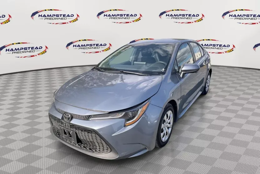 2022 Toyota Corolla LE photo 1