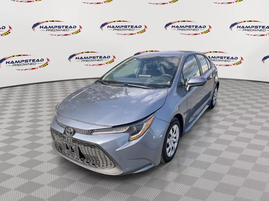 2022 Toyota Corolla LE photo 1