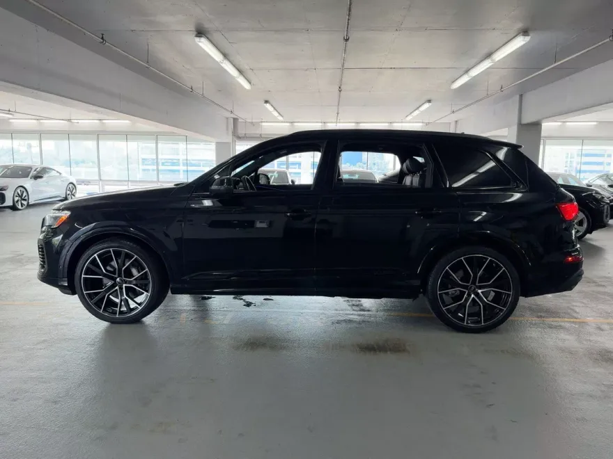 2025 Audi Q7 Premium Plus photo 1