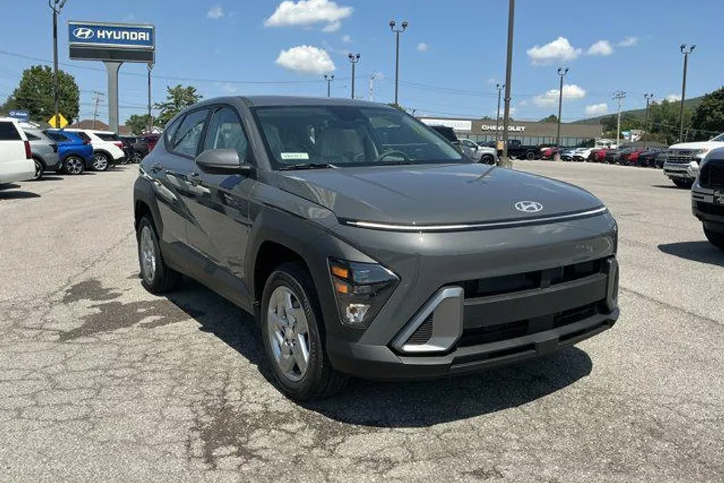 2026 Hyundai Kona SE photo 1