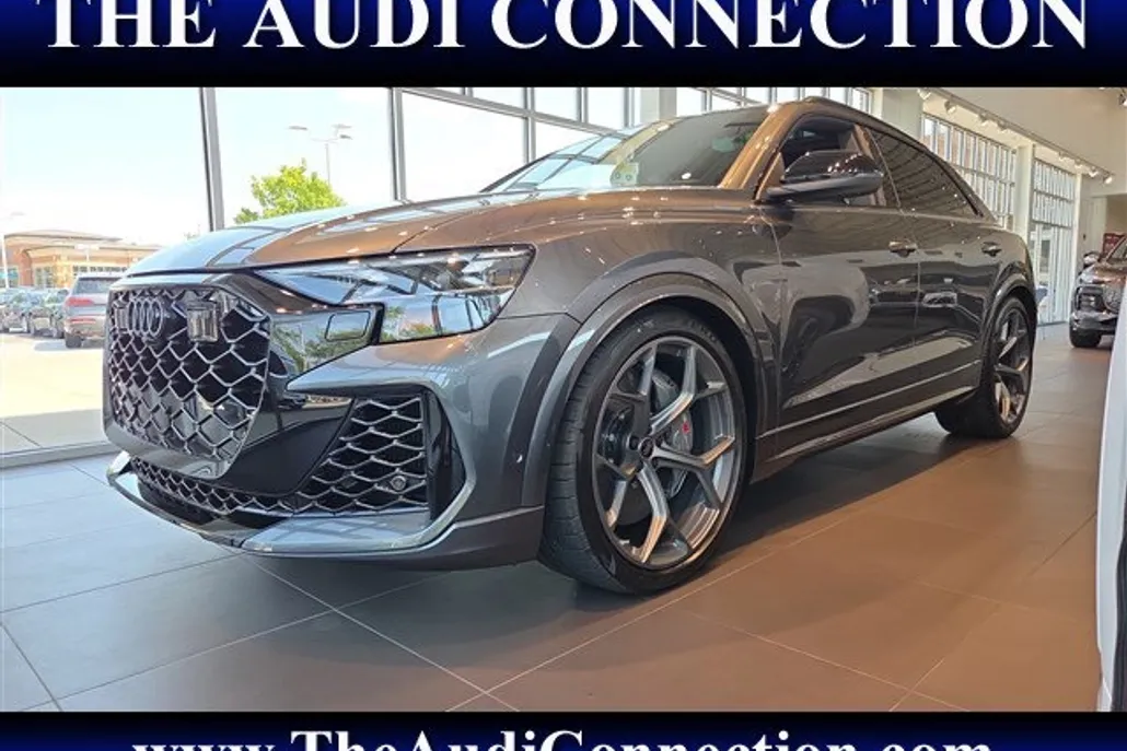 2025 Audi RS Q8 photo 1