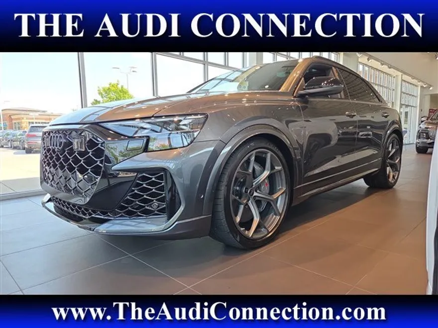 2025 Audi RS Q8 photo 1