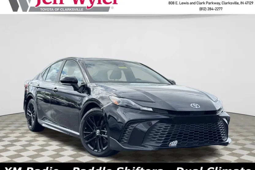 2025 Toyota Camry SE photo 1