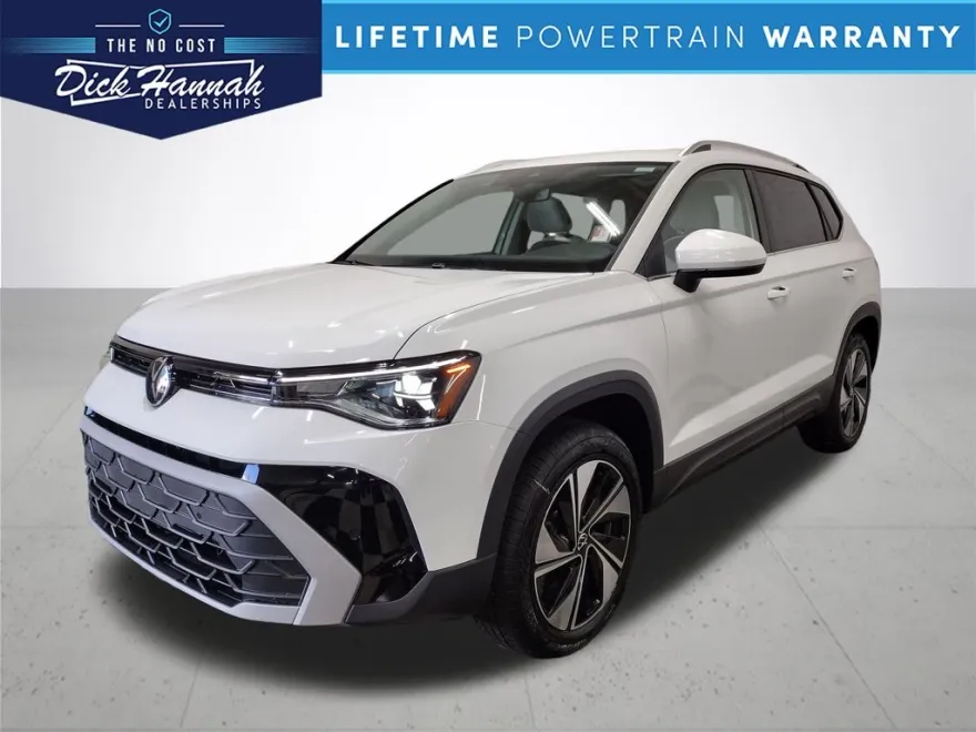 2025 Volkswagen Taos SE photo 1