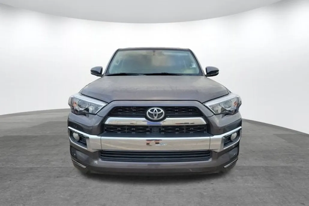 2016 Toyota 4Runner Limited photo 1