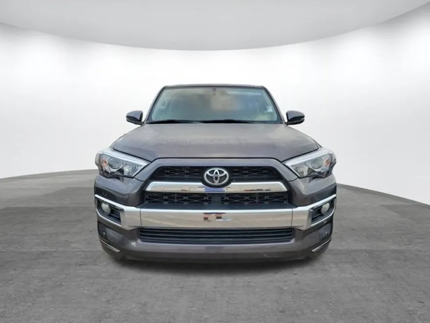 2016 Toyota 4Runner Limited photo 1