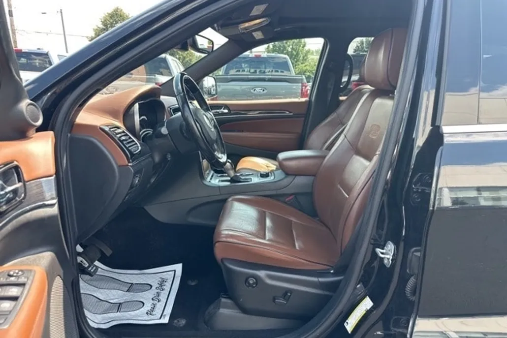 2020 Jeep Grand Cherokee Overland photo 1