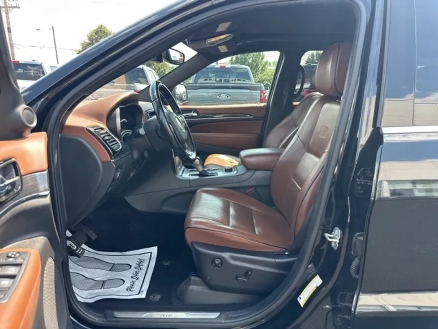 2020 Jeep Grand Cherokee Overland photo 1