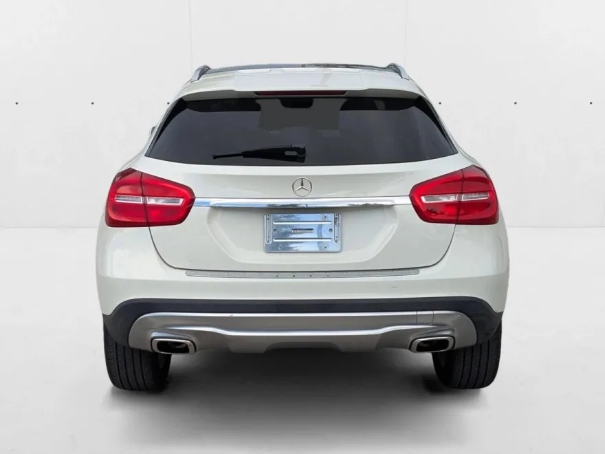 2017 Mercedes Benz GLA 4MATIC photo 1
