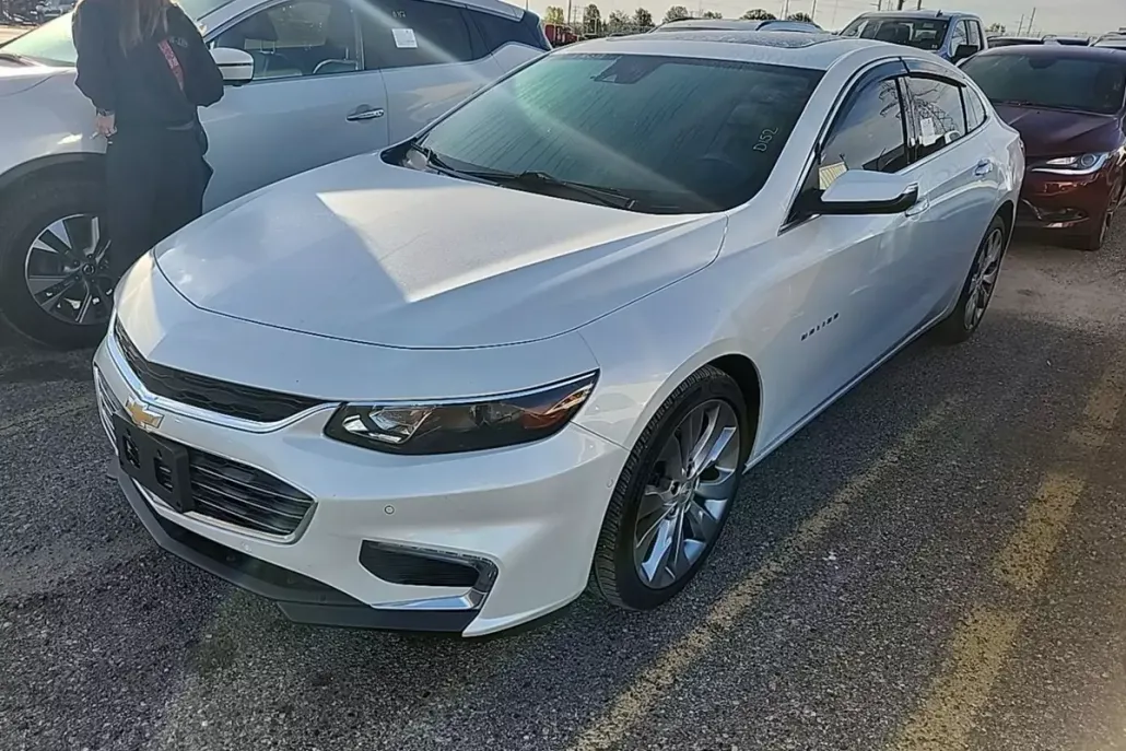 2017 Chevrolet Malibu Premier photo 1
