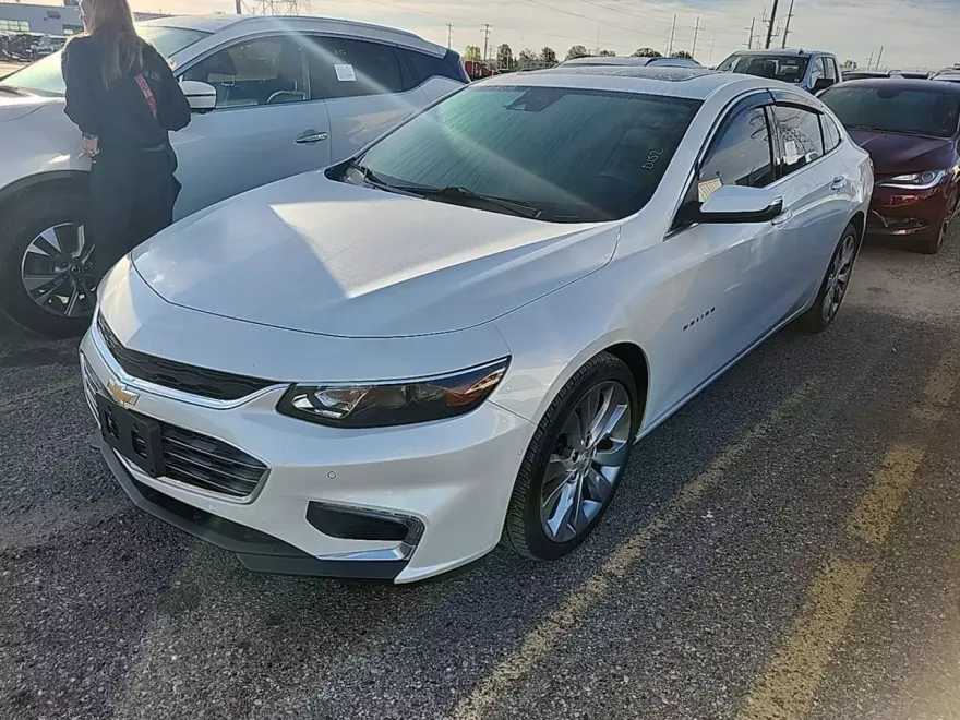 2017 Chevrolet Malibu Premier photo 1