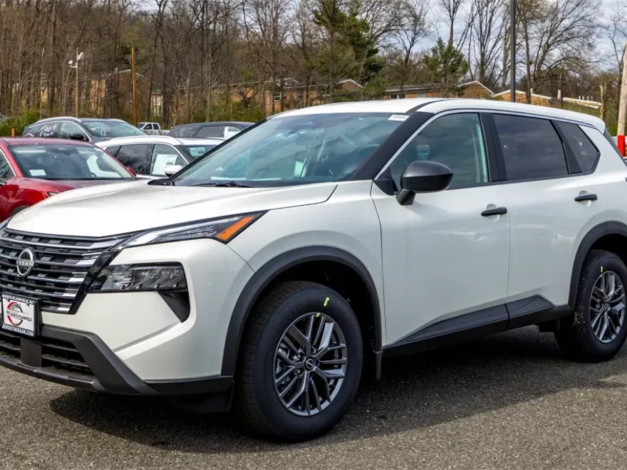 2025 Nissan Rogue S photo 1
