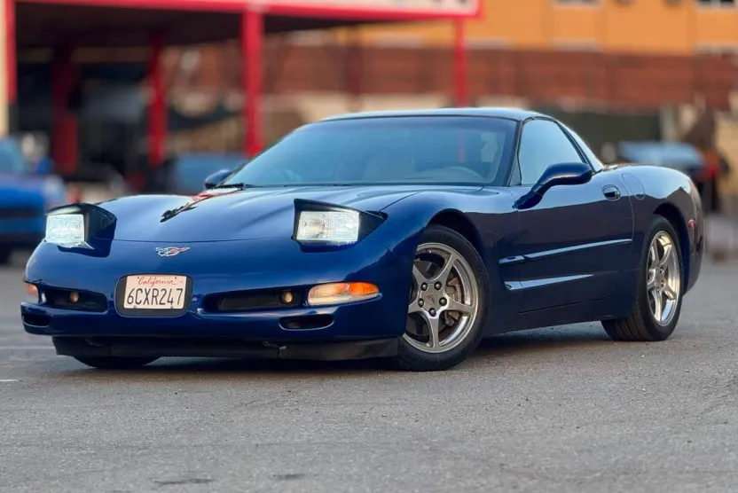 2004 Chevrolet Corvette photo 1